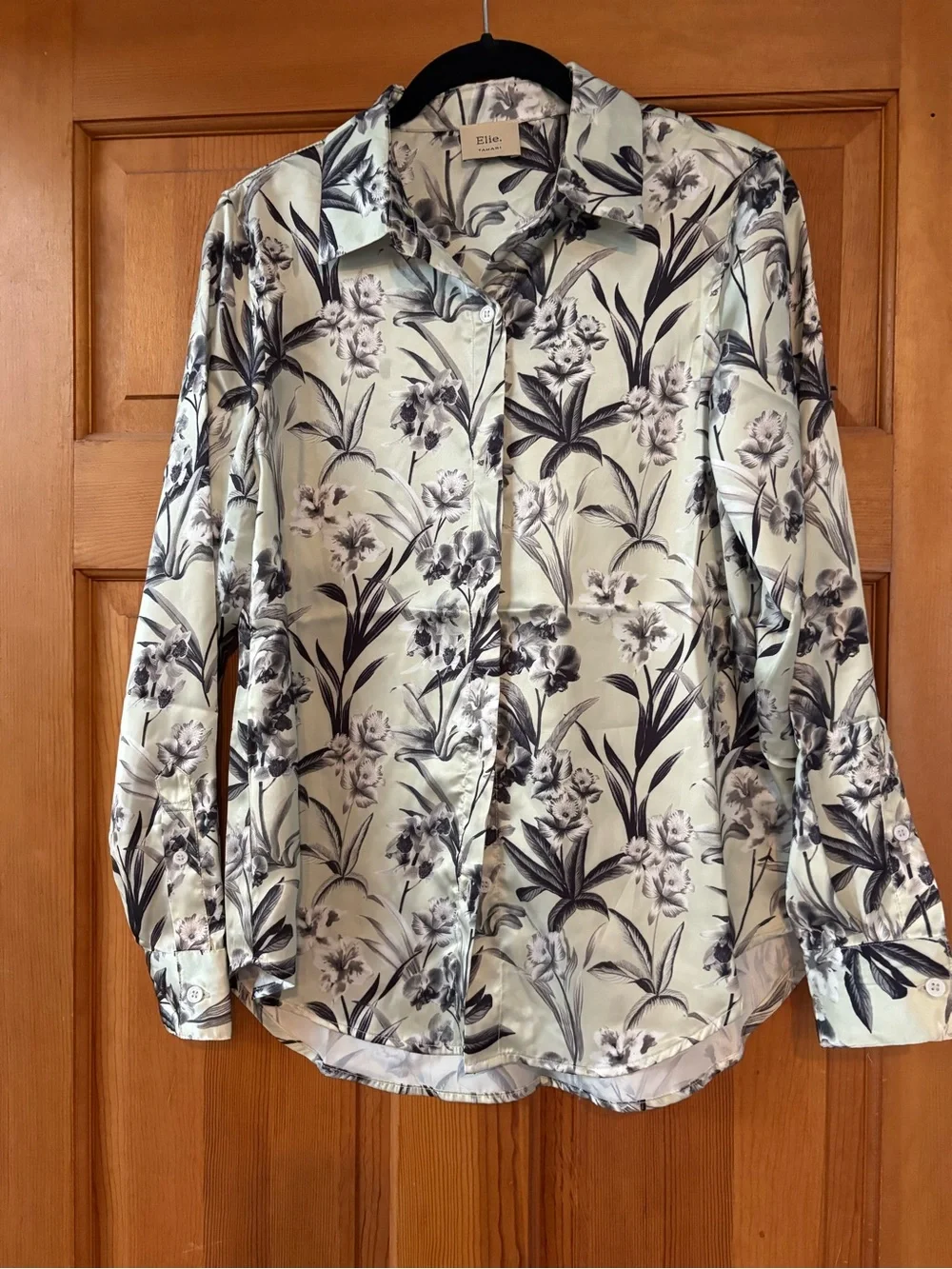 Elie Tahari Sage Green Floral Button-Down Shirt - Picture 2 of 2